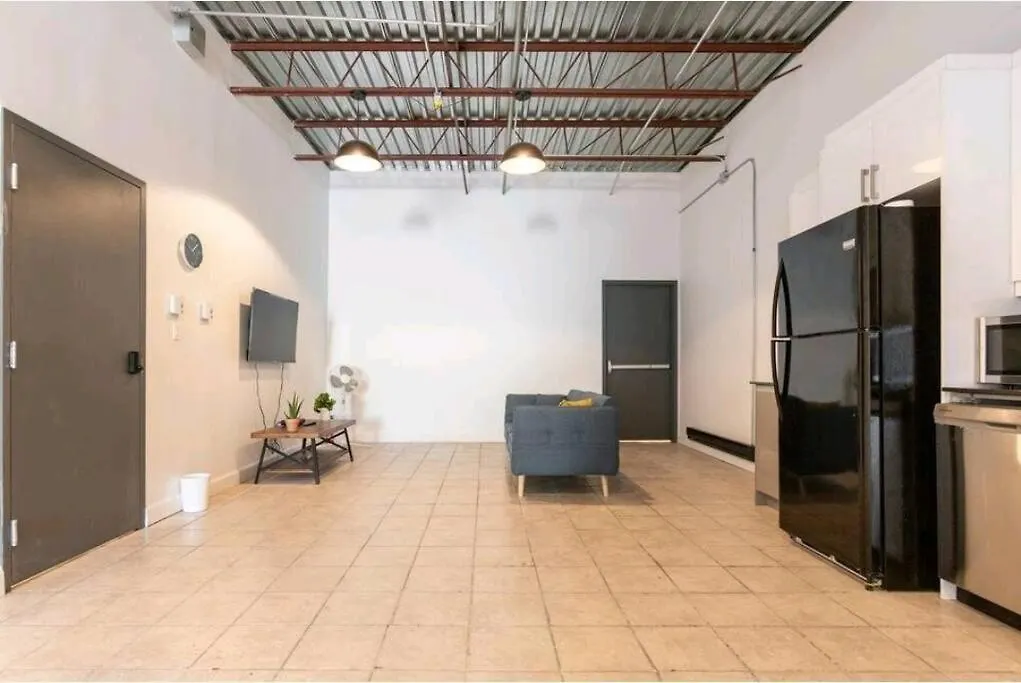 No°1~Plaza St-Hubert~Metro Jean-Talon~Jarry Parc Apartment Montreal